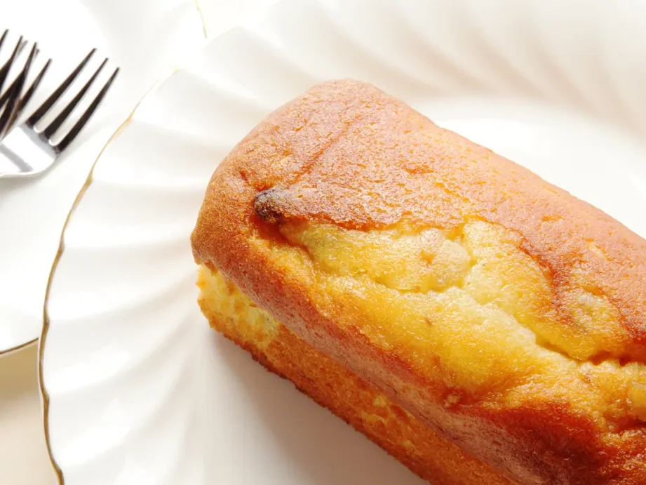 Comment réaliser un délicieux cake sucré moelleux avec ces recettes ?